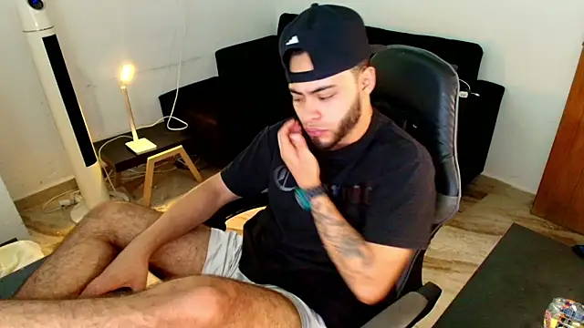 Snapshot of Xanderstone00 chatting on 17, 3, 2026 Xanderstone00 online show from 17, 3, 2026