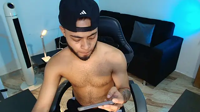 Snapshot of Xanderstone00 chatting on 20, 3, 2026 Xanderstone00 online show from 20, 3, 2026