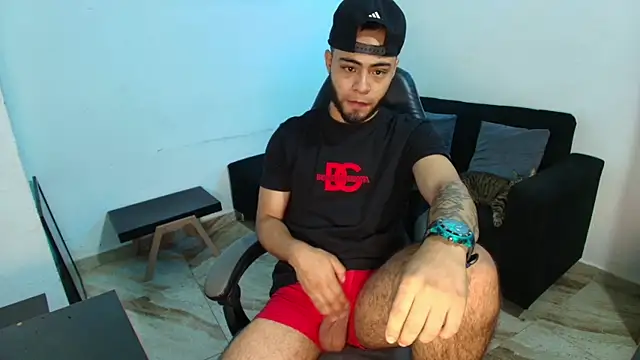 Snapshot of Xanderstone00 chatting on 5, 4, 2026 Xanderstone00 online show from 5, 4, 2026