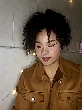 BrianaSweetxxx online show from 3, 3, 2026