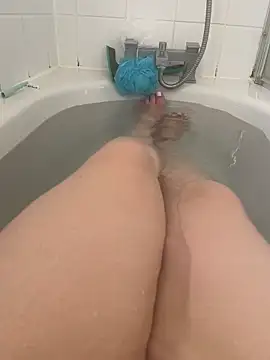 Snapshot of Piper_Milf_36 chatting on 27, 4, 2026 Piper Milf 36 online show from 27, 4, 2026