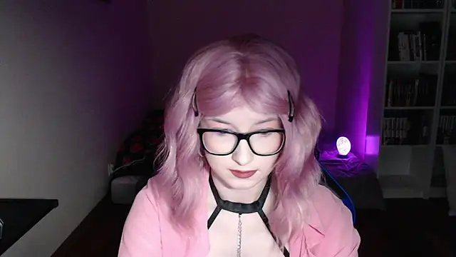 Snapshot of LunaXcherry chatting on 2, 3, 2026 LunaXcherry online show from 2, 3, 2026