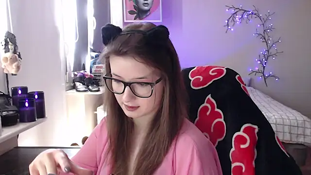 Snapshot of LunaXcherry chatting on 1, 5, 2026 LunaXcherry online show from 1, 5, 2026
