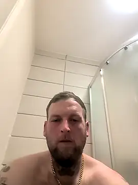 Snapshot of dave32000 chatting on 22, 4, 2026 dave32000 online show from 22, 4, 2026