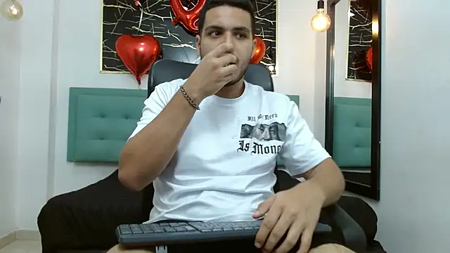 Snapshot of Trevor_Ash chatting on 18, 2, 2026 Trevor Ash online show from 18, 2, 2026