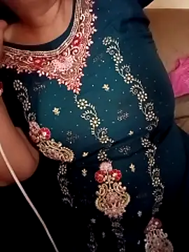 Snapshot of Simran_008 chatting on 29, 4, 2026 Simran 008 online show from 29, 4, 2026