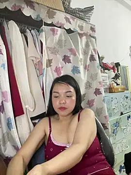 Strawberry-wet online show from 8, 4, 2026