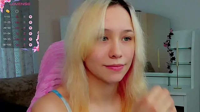 Snapshot of EmilyTrase chatting on 5, 5, 2026 EmilyTrase online show from 5, 5, 2026