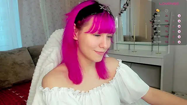 Snapshot of EmilyTrase chatting on 10, 5, 2026 EmilyTrase online show from 10, 5, 2026