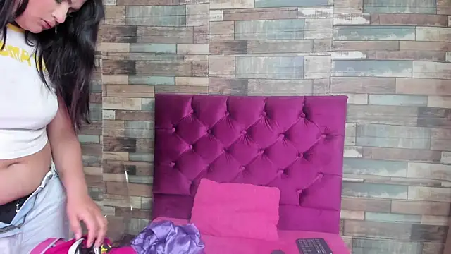 Snapshot of Kitty_Tits chatting on 19, 2, 2026 Kitty Tits online show from 19, 2, 2026