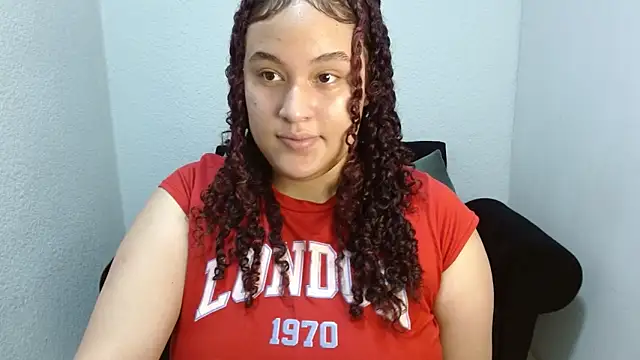 Snapshot of leilanewgirl chatting on 2, 3, 2026 leilanewgirl online show from 2, 3, 2026