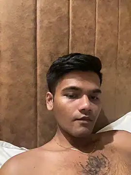 Snapshot of Dazzling_dude chatting on 3, 4, 2026 Dazzling dude online show from 3, 4, 2026