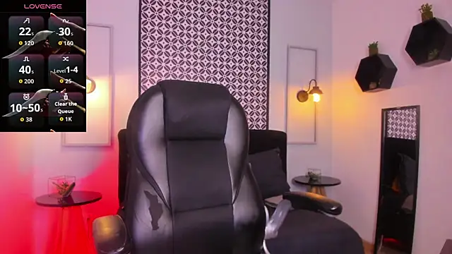 Lola 12  online show from 16, 2, 2026