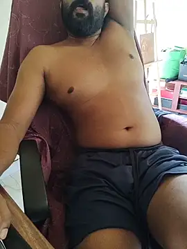 Snapshot of shineboy28 chatting on 21, 4, 2026 shineboy28 online show from 21, 4, 2026