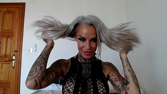Snapshot of Sophie-Logan-Ink chatting on 7, 3, 2026 Sophie-Logan-Ink online show from 7, 3, 2026
