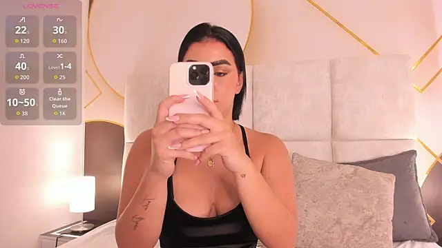 Snapshot of caroo_giraldo__ chatting on 5, 4, 2026 caroo giraldo online show from 5, 4, 2026