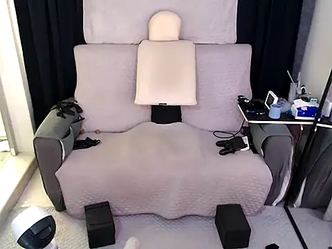 Snapshot of RubberGummi chatting on 3, 4, 2026 RubberGummi online show from 3, 4, 2026