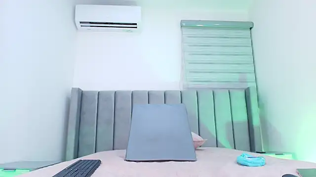 freyhasmith  online show from 19, 2, 2026