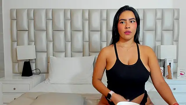 paola katy dicks online show from 5, 3, 2025