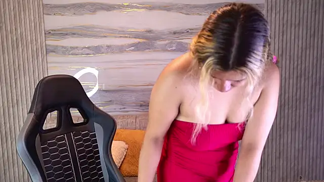 Snapshot of Sophie19__ chatting on 10, 5, 2026 Sophie19 online show from 10, 5, 2026