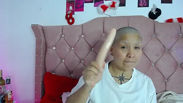 Snapshot of nat_evans8 chatting on 11, 3, 2026 nat evans8 online show from 11, 3, 2026