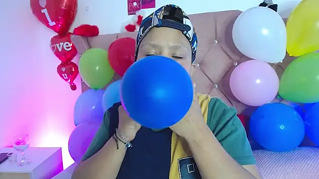 Snapshot of nat_evans8 chatting on 28, 3, 2026 nat evans8 online show from 28, 3, 2026