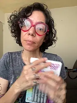 Snapshot of JeanneDuval8888 chatting on 13, 5, 2026 JeanneDuval8888 online show from 13, 5, 2026