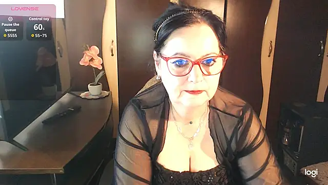Snapshot of exiMIlf chatting on 3, 5, 2026 exiMIlf online show from 3, 5, 2026