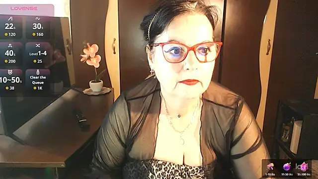 Snapshot of exiMIlf chatting on 17, 5, 2026 exiMIlf online show from 17, 5, 2026