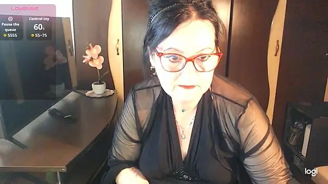 Snapshot of exiMIlf chatting on 26, 5, 2026 exiMIlf online show from 26, 5, 2026
