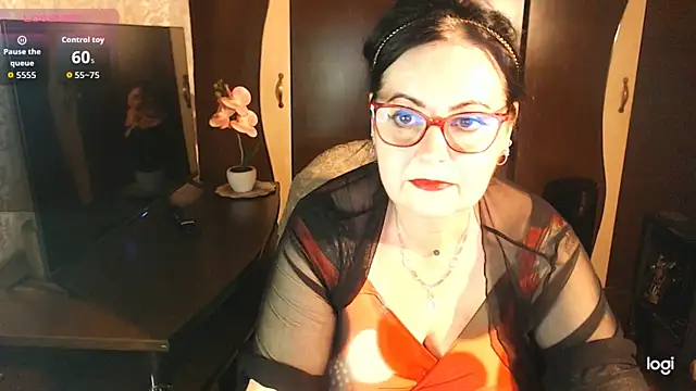 Snapshot of exiMIlf chatting on 10, 6, 2026 exiMIlf online show from 10, 6, 2026