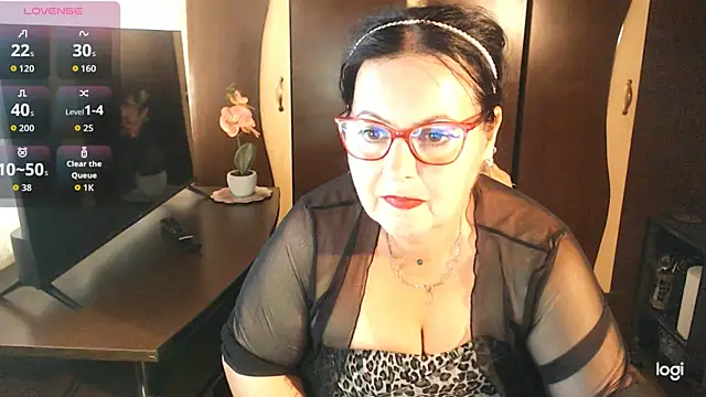 Snapshot of exiMIlf chatting on 5, 7, 2026 exiMIlf online show from 5, 7, 2026
