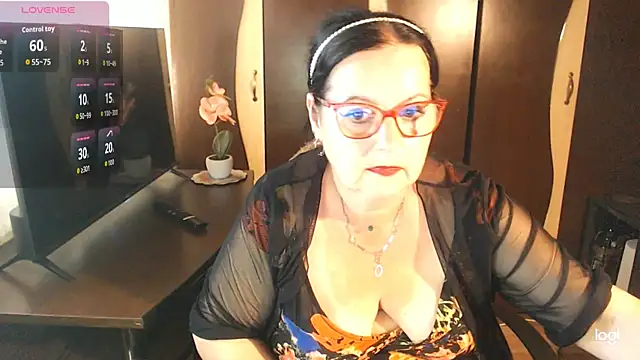 Snapshot of exiMIlf chatting on 6, 7, 2026 exiMIlf online show from 6, 7, 2026