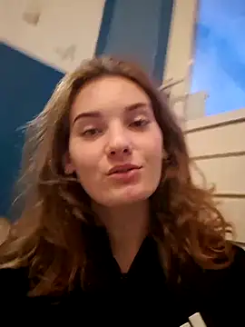 Snapshot of sweetsophie69 chatting on 9, 4, 2026 sweetsophie69 online show from 9, 4, 2026