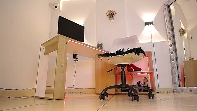 jullian ricci online show from 2, 4, 2026