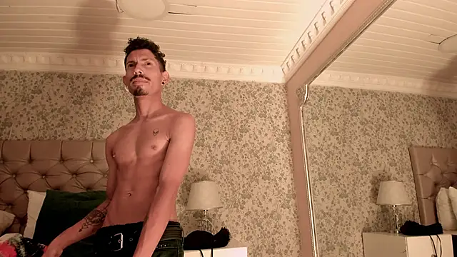 NoaahTylor online show from 18, 4, 2026