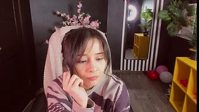 Snapshot of May_Ling chatting on 8, 3, 2026 May Ling online show from 8, 3, 2026
