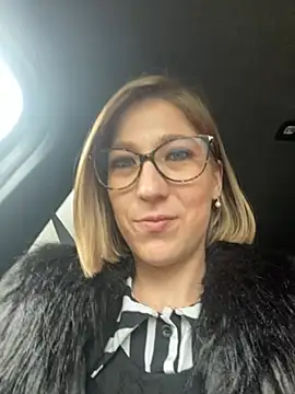 Snapshot of blondie-27 chatting on 13, 4, 2026 blondie-27 online show from 13, 4, 2026