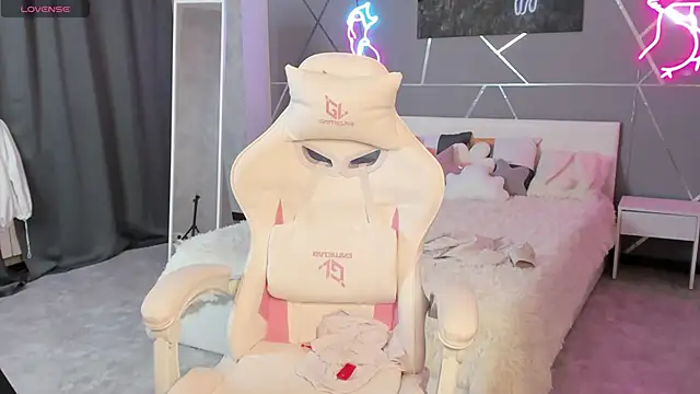 naomi reiss online show from 16, 6, 2026