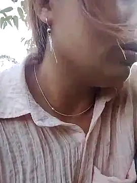 Snapshot of bany-lee chatting on 2, 3, 2026 bany-lee online show from 2, 3, 2026