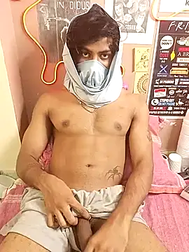 Snapshot of Yk_physique chatting on 18, 4, 2026 Yk physique online show from 18, 4, 2026