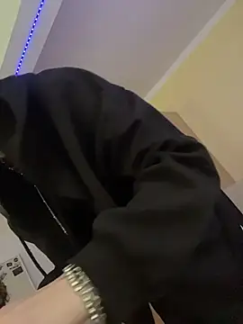 Milli-Kiss online show from 18, 2, 2026