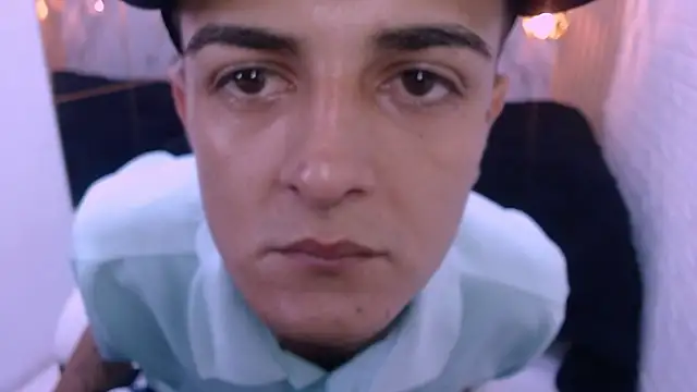 Snapshot of benjamin_anthony chatting on 7, 3, 2026 benjamin anthony online show from 7, 3, 2026