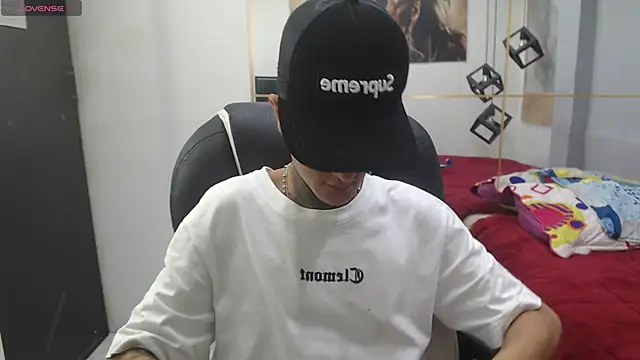 Snapshot of benjamin_anthony chatting on 10, 3, 2026 benjamin anthony online show from 10, 3, 2026