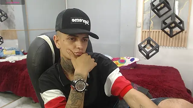 Snapshot of benjamin_anthony chatting on 11, 3, 2026 benjamin anthony online show from 11, 3, 2026