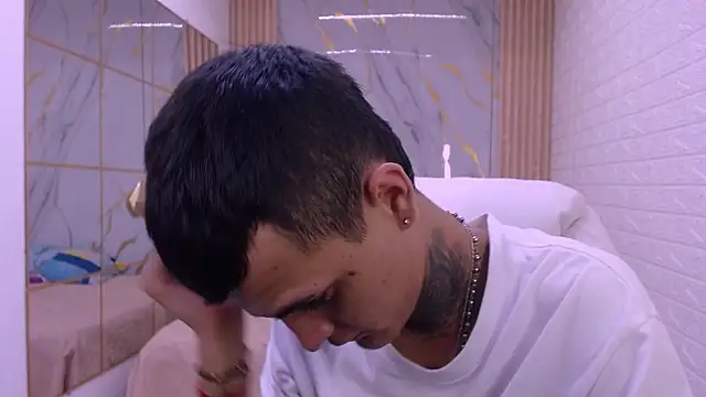 Snapshot of benjamin_anthony chatting on 24, 3, 2026 benjamin anthony online show from 24, 3, 2026