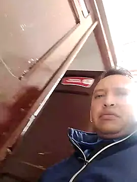 Snapshot of Hachi28 chatting on 8, 4, 2026 Hachi28 online show from 8, 4, 2026