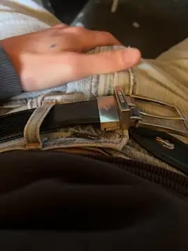 Snapshot of lechouilleur44 chatting on 6, 4, 2026 lechouilleur44 online show from 6, 4, 2026