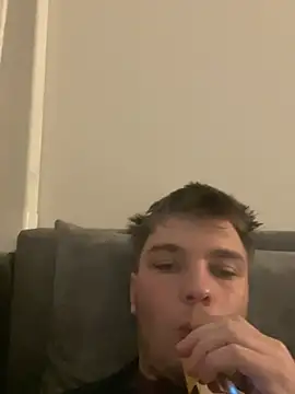 Snapshot of benab888 chatting on 17, 4, 2026 benab888 online show from 17, 4, 2026