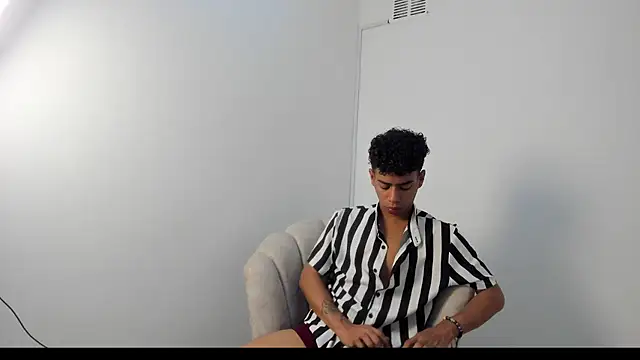 Snapshot of alexx_cum18 chatting on 17, 6, 2026 alexx cum18 online show from 17, 6, 2026